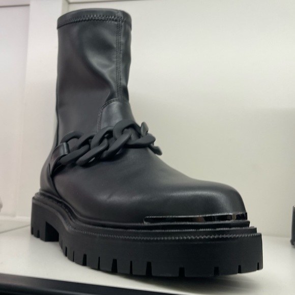Aldo Chunky Combat Boots with Chain Accessory - Valedar Style - NWT - Picture 2 of 7